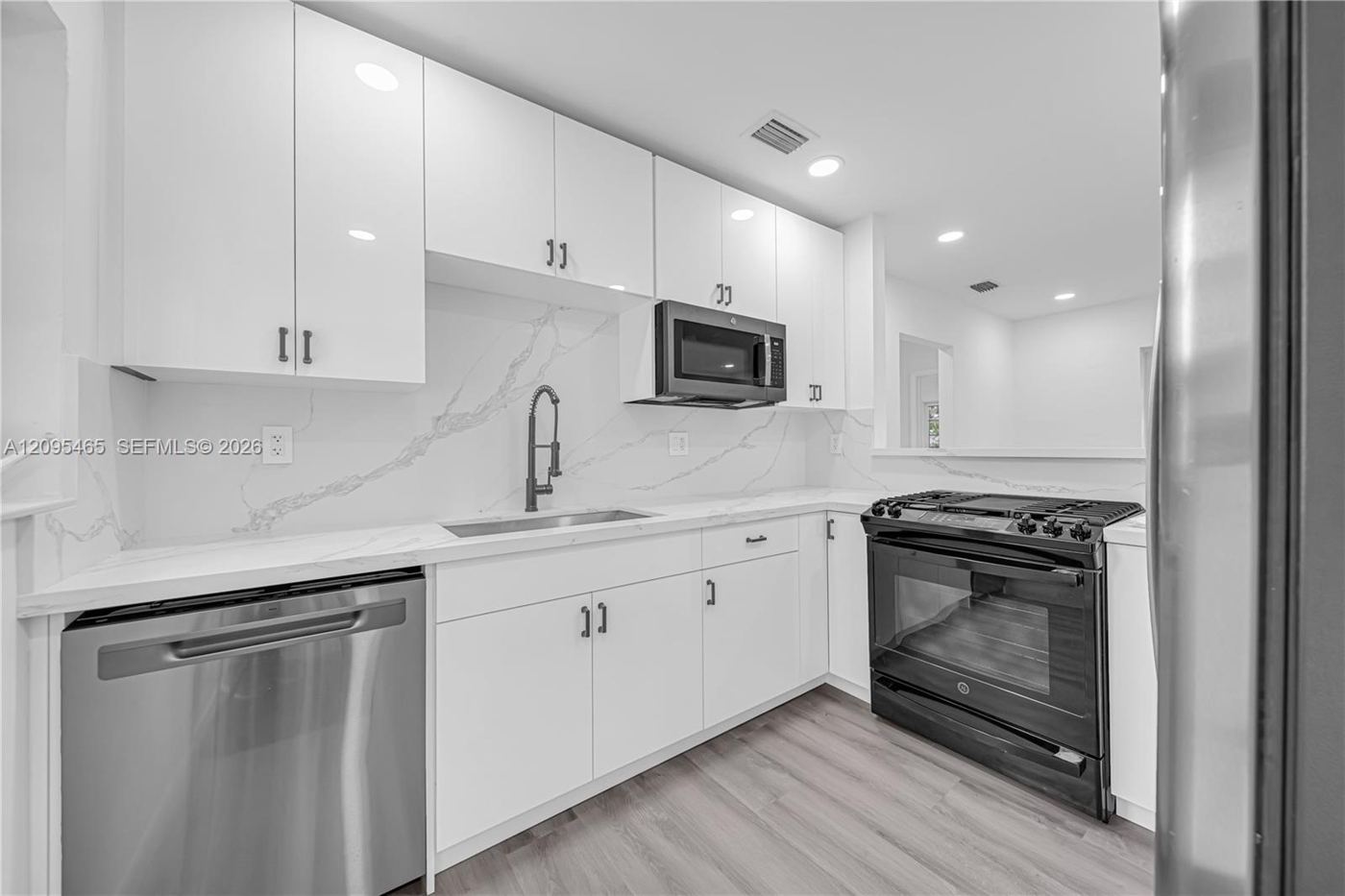 6351 NW 38th Ter, photo 9